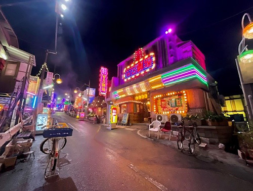 もしもこの世が舞台なら、楽屋はどこにあるのだろう