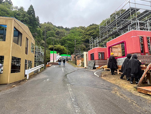 もしもこの世が舞台なら、楽屋はどこにあるのだろう