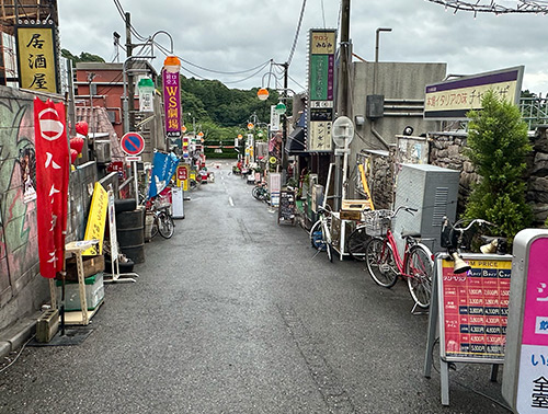 もしもこの世が舞台なら、楽屋はどこにあるのだろう