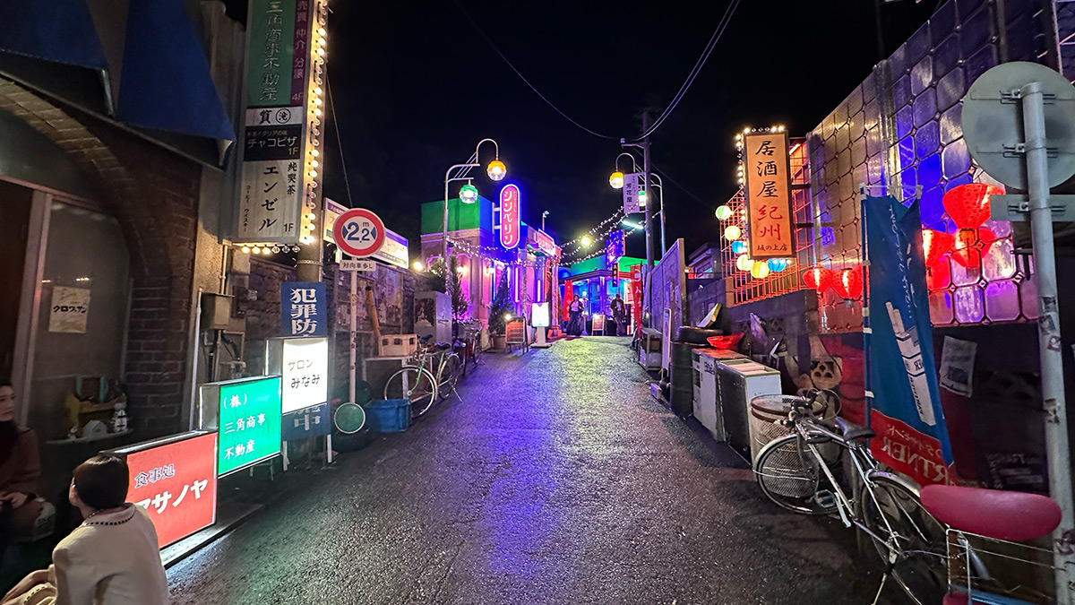 もしもこの世が舞台なら、楽屋はどこにあるのだろう