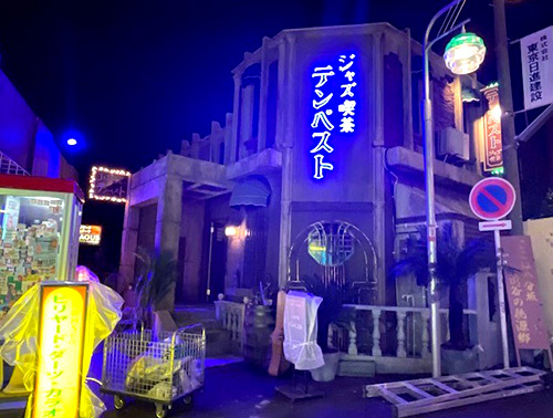 もしもこの世が舞台なら、楽屋はどこにあるのだろう