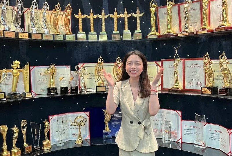 上海メディアグールプ（SMG）にて